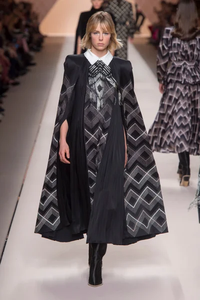 Look 46